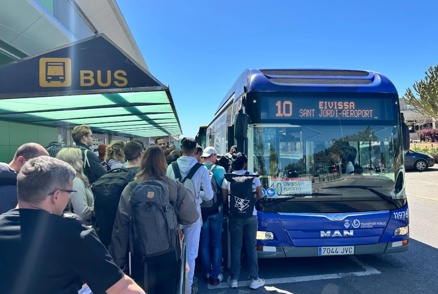 Autobus2 Aeropuerto de Ibiza