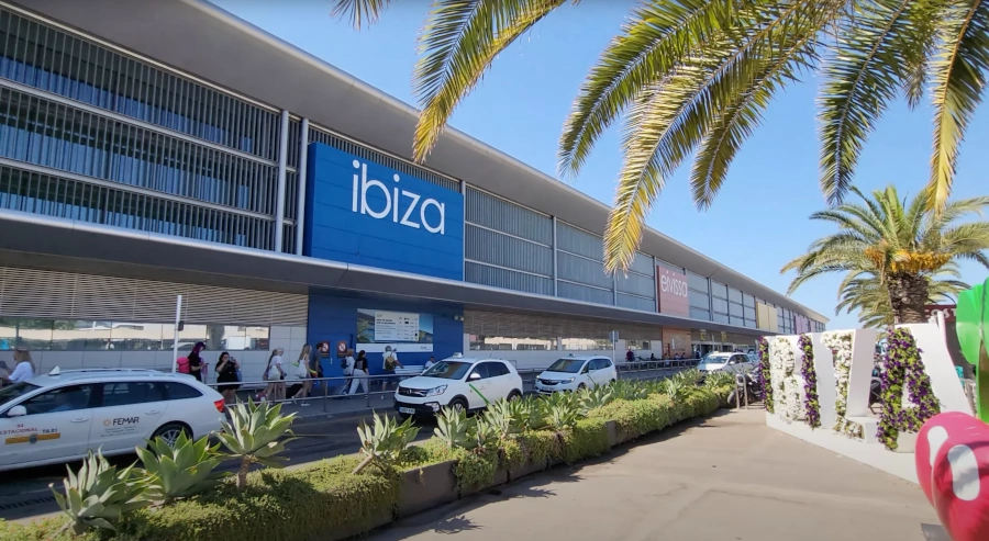 Ibiza Airport (IBZ) is the seasonal hub for Vueling.